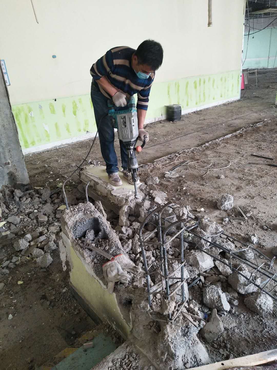 北京专业室内拆除-专业楼板拆除墙体拆除