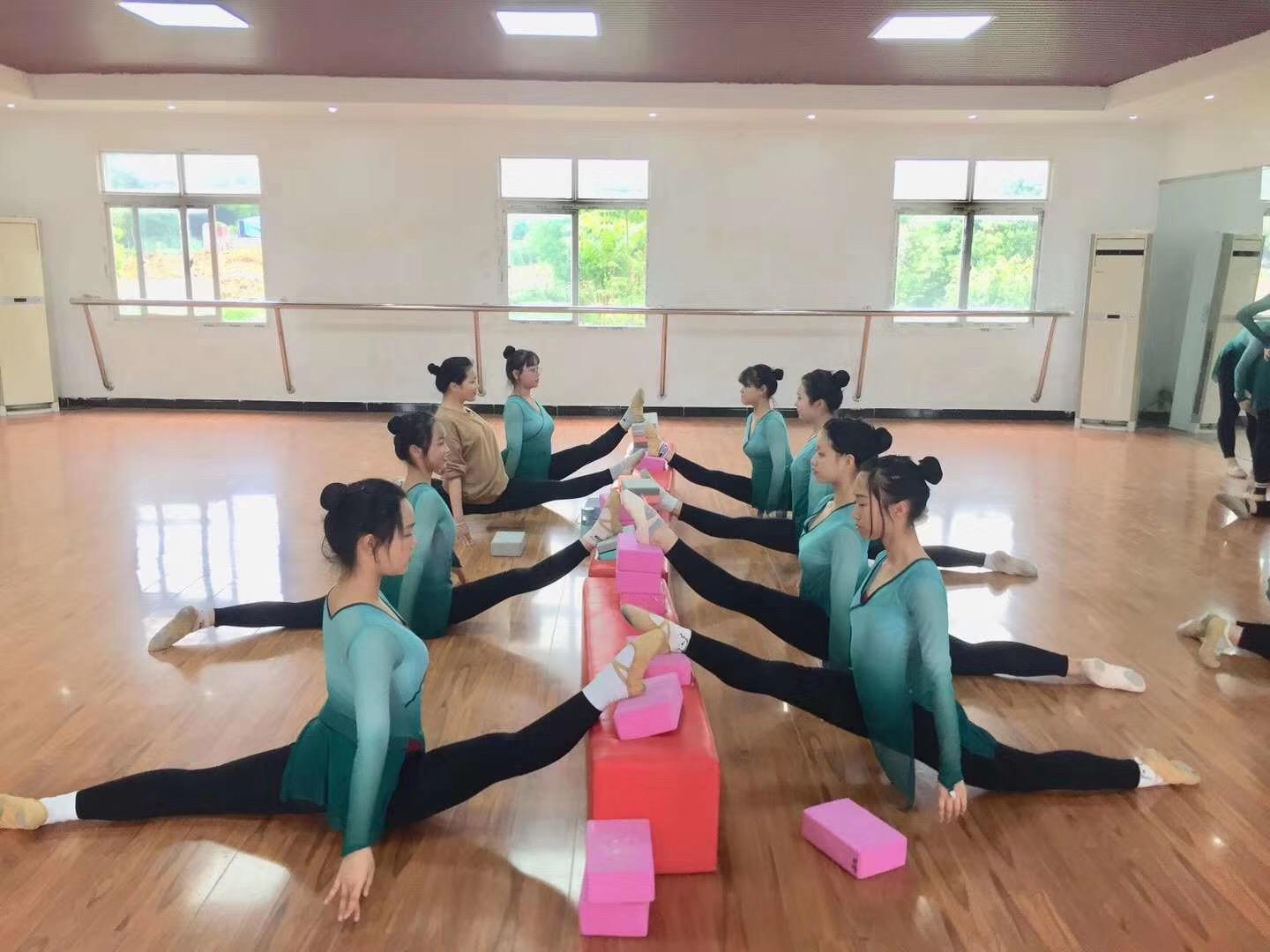 武汉市舞蹈专业中专学校零基础可以报名吗 华中艺术学校