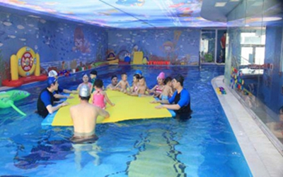 儿童游泳池设备设计安装为一体的综合式服务