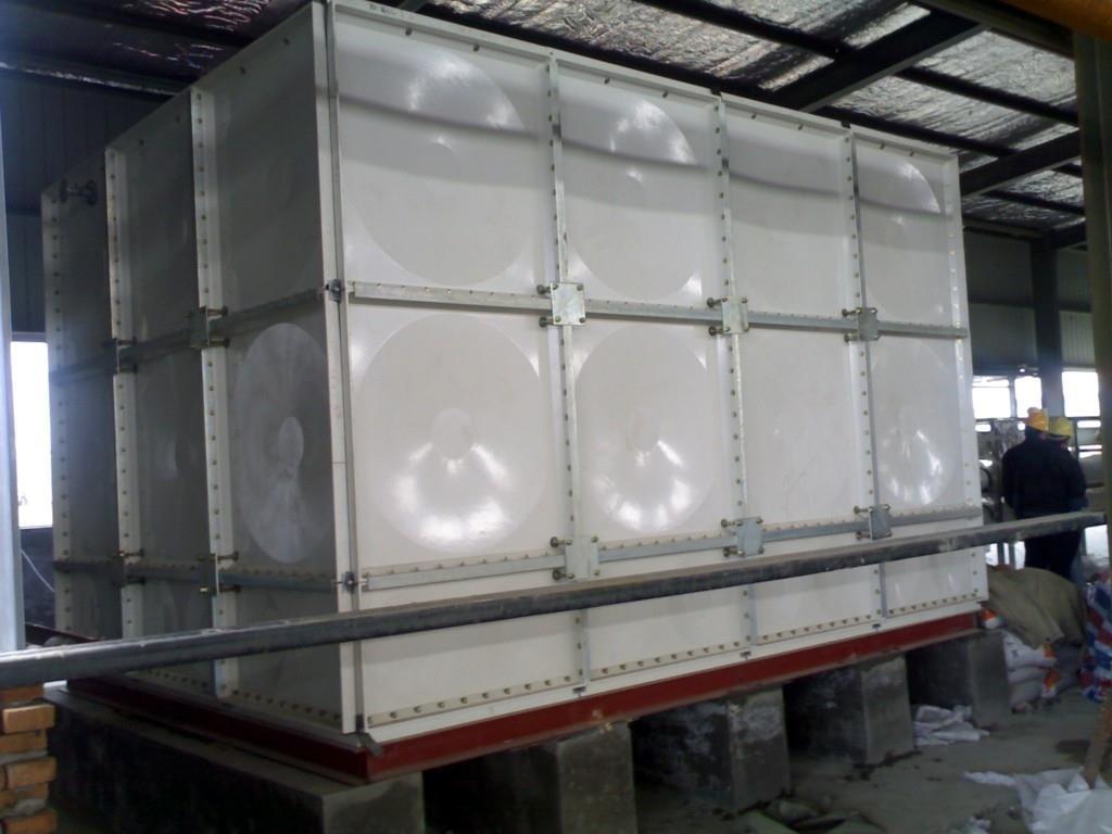 昆明专业生产玻璃钢水箱 华腾达