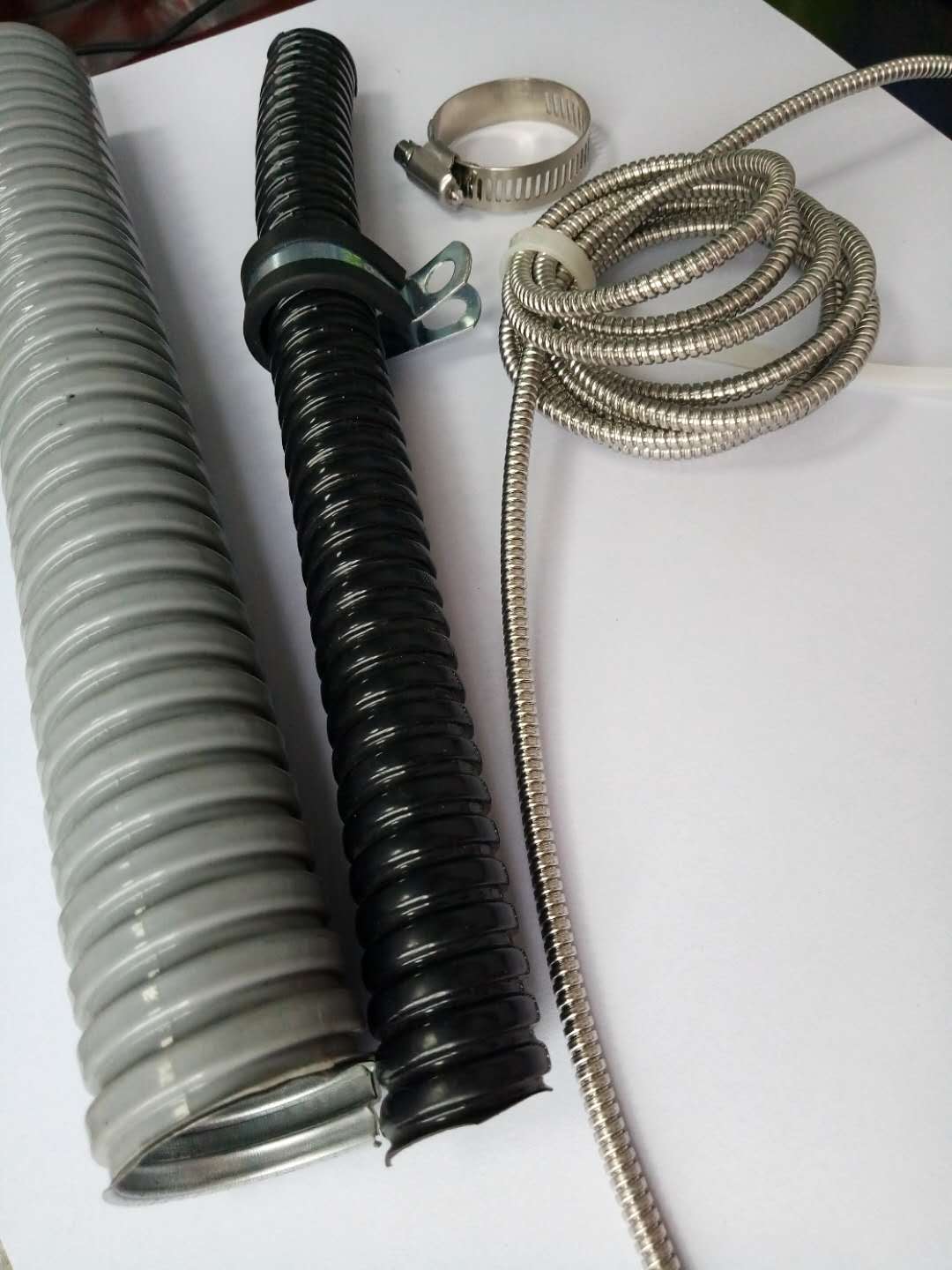 不锈钢包塑理线管 不锈钢包塑穿线螺旋管 加厚走线蛇形管