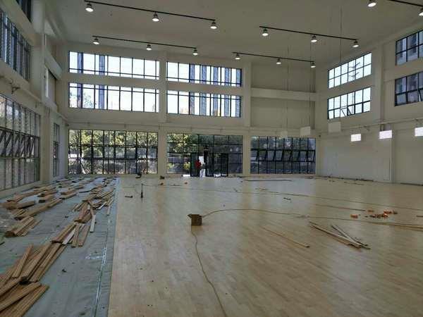 山东篮球馆运动木地板安装