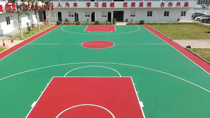 益阳市大众小区运动场塑胶地面施工-赫山公厂篮球场彩色地胶价格