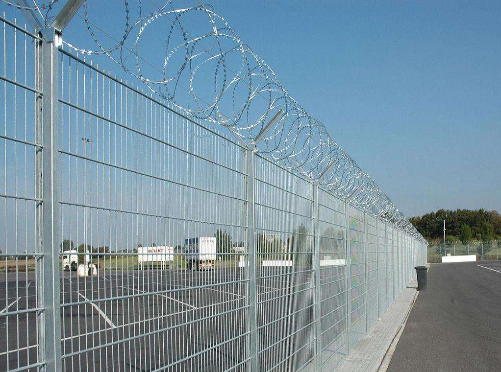 方孔监狱防护网墙安装注意事项