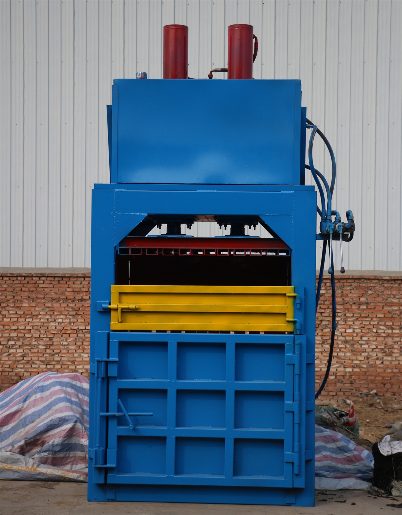 80吨液压打包机废纸板塑料瓶压缩机容量大效率高
