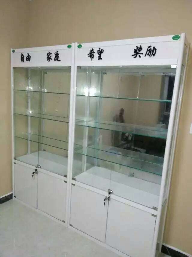 永城食品玻璃柜安装