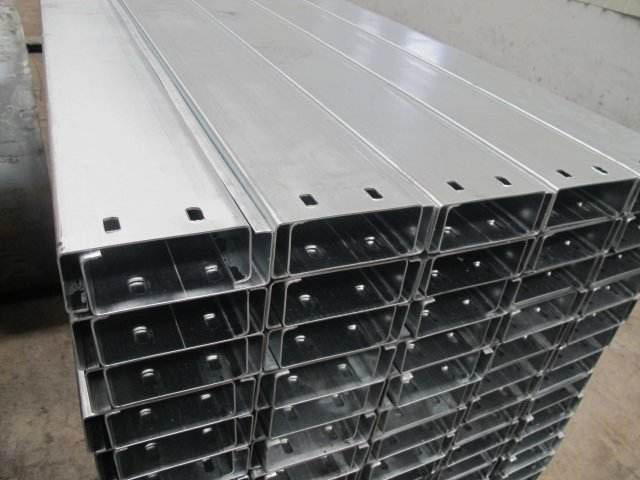 运腾彩板钢构厂关于钢筋桁架板的制作
