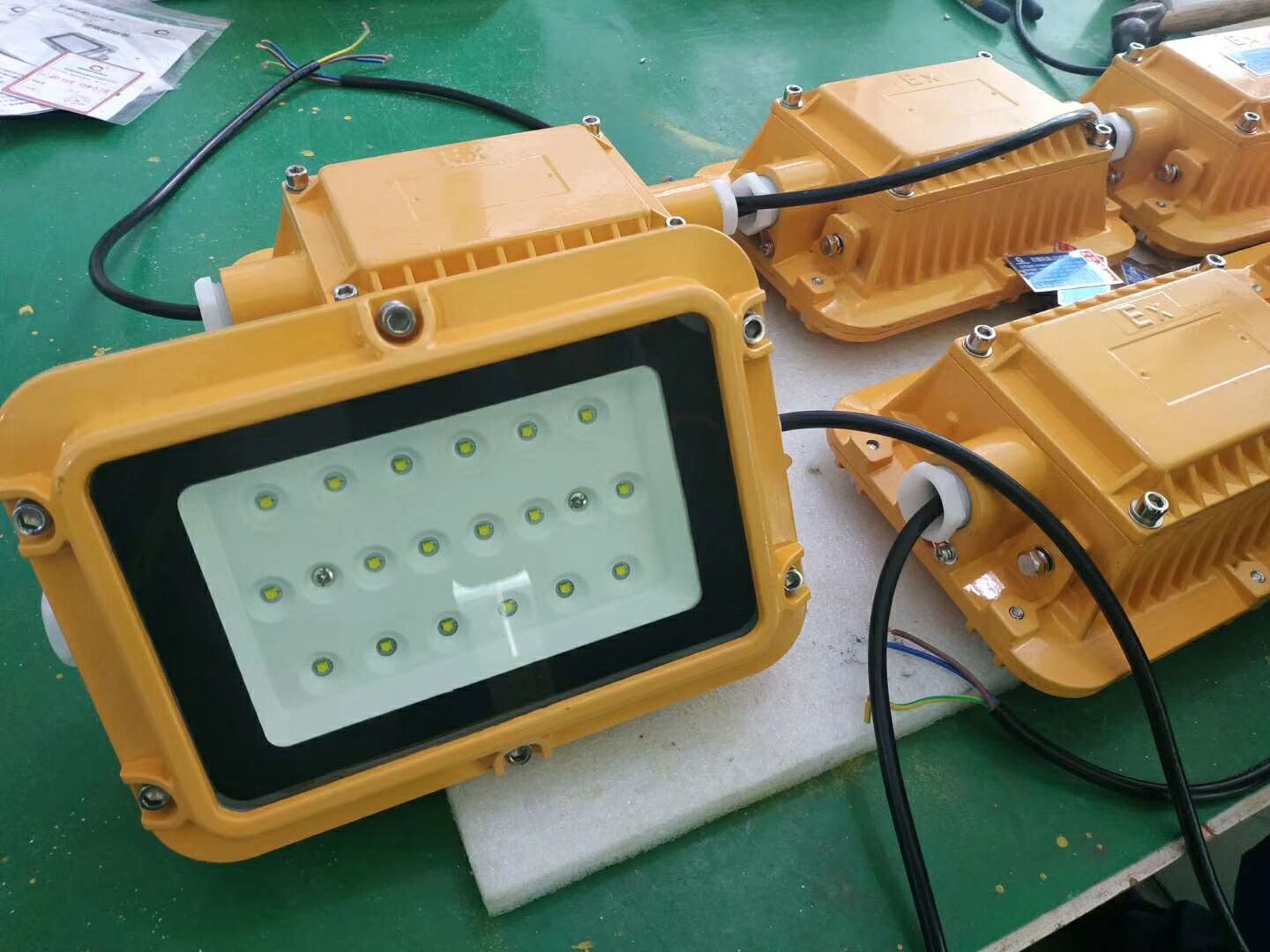 ZL8834 LED泛光灯化工厂防爆LED灯
