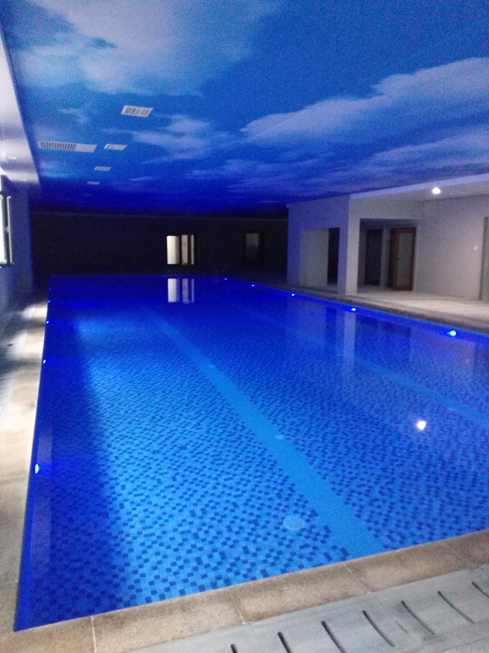 天津高端别墅游泳池设备安装