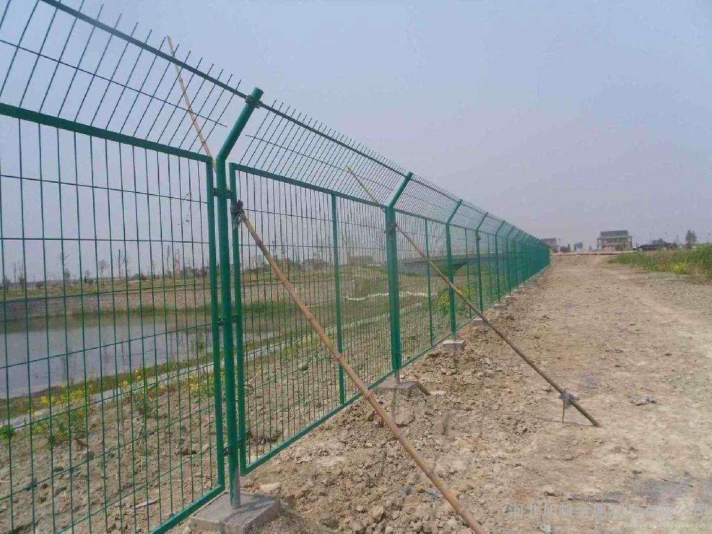 景洪大理市公路铁路护栏网学校鱼塘光伏电站山地养殖场围栏网