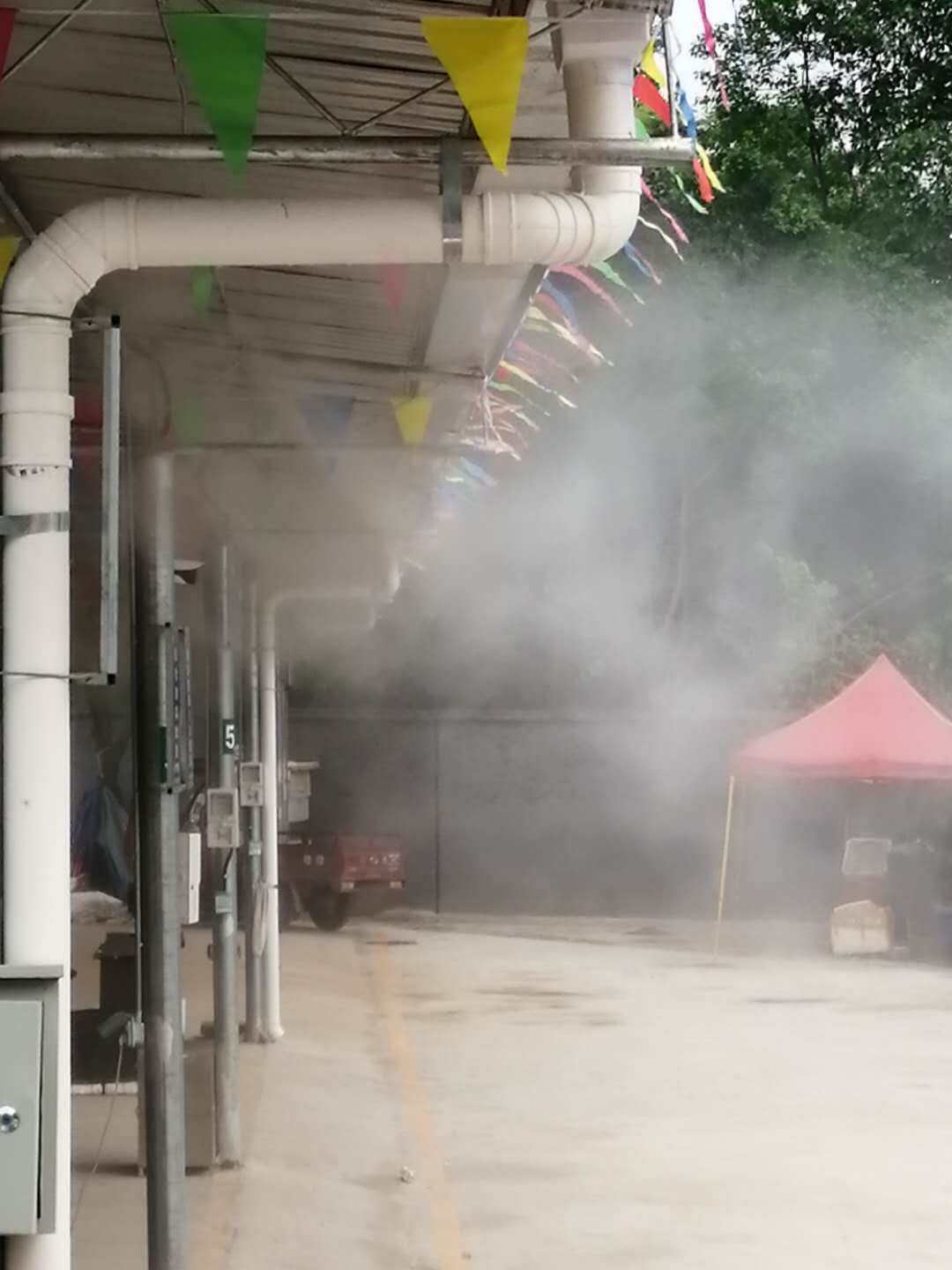 重庆厂房喷雾降温系统厂家公交站喷雾降温设备