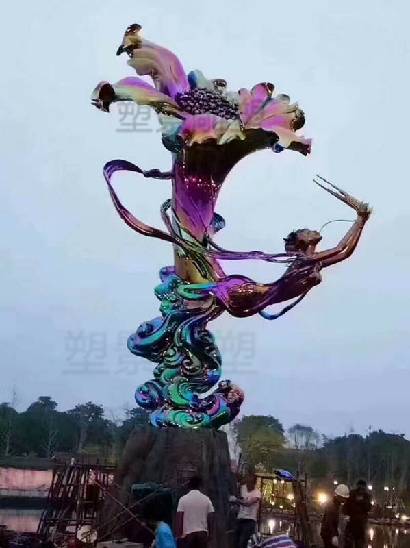 四川不锈钢百合花电镀雕塑 人物吹笙舞蹈雕塑公园