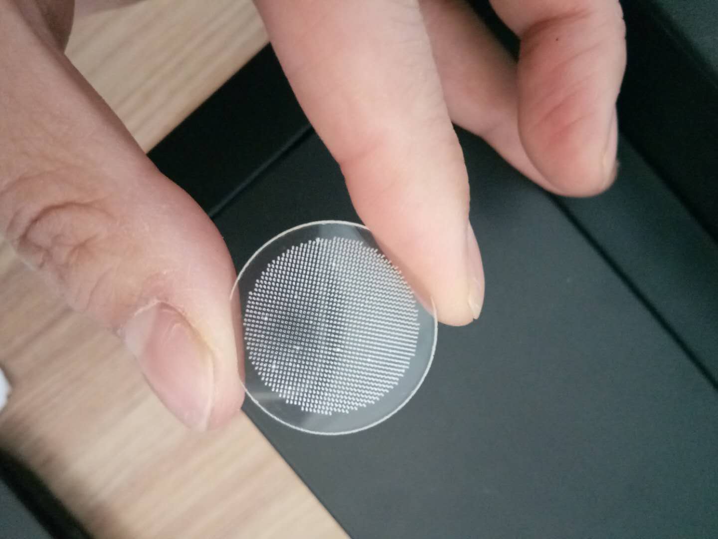 石英玻璃打孔微细孔加工导电玻璃激光穿孔细孔加工