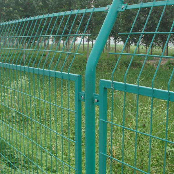 浸塑框架护栏网 宁夏框架护栏 围网护栏网 现货供应