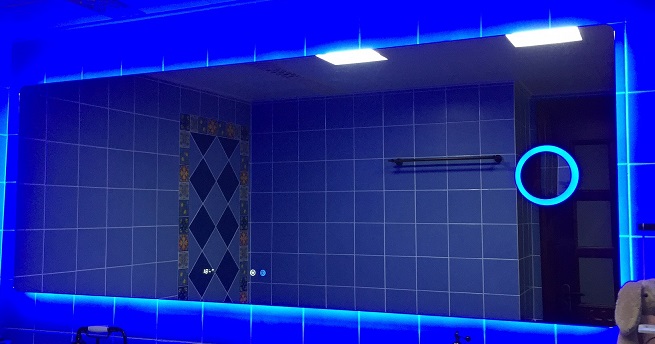 蓝色灯光浴室灯镜带放大镜智能家居镜子时间功能可定制招代理*