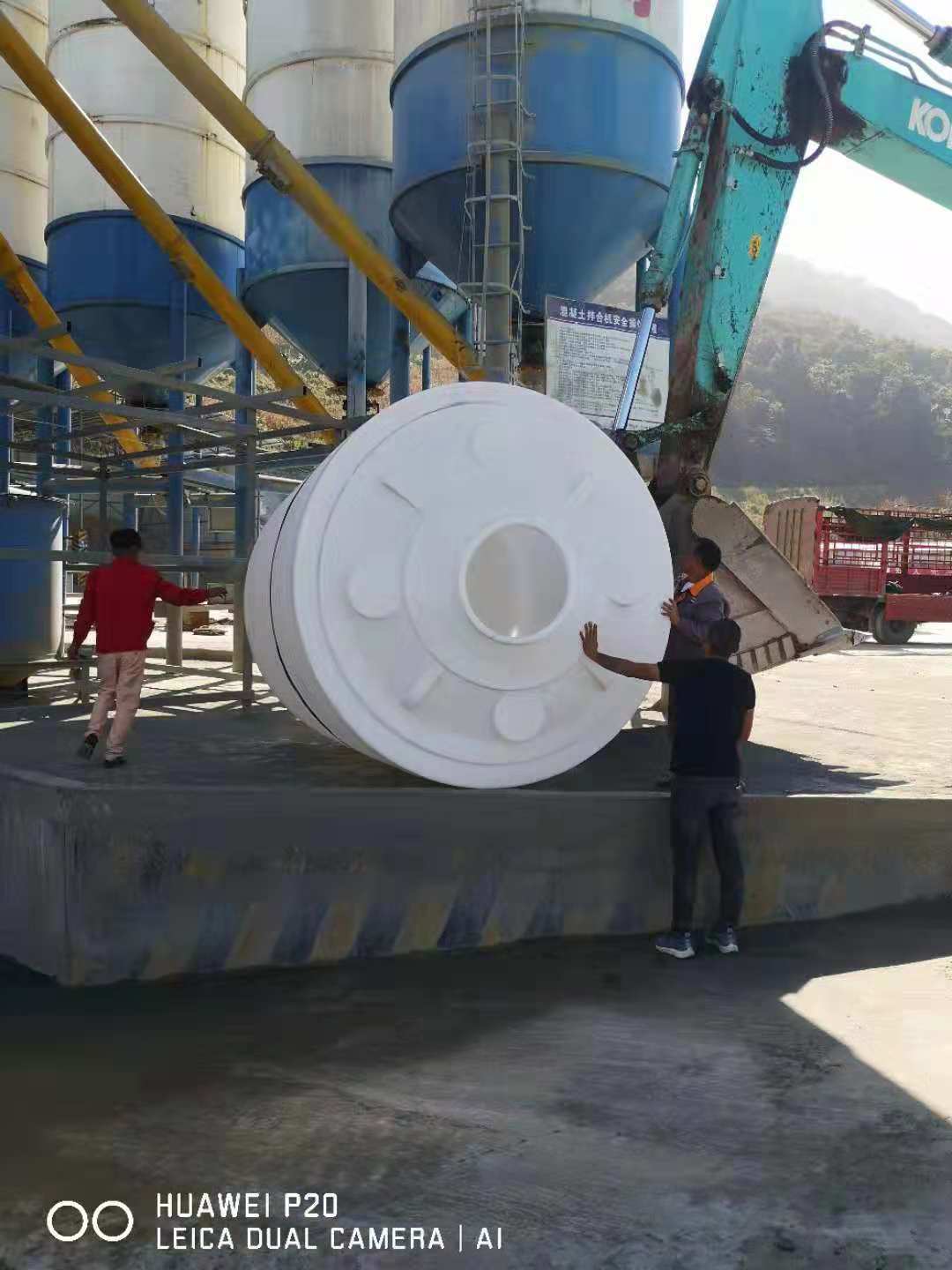 重庆10吨减水剂储罐 10吨PE塑料储罐厂家直销