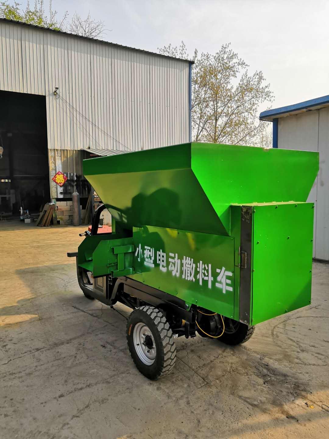 保定养殖撒料车费用