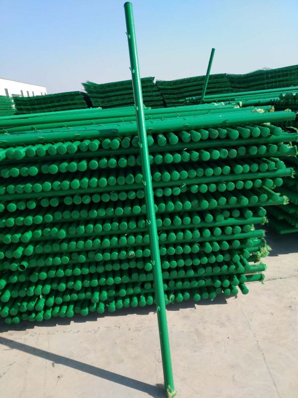 护栏网立柱 /镀锌管立柱/刺绳立柱/生产各种规格金属立柱
