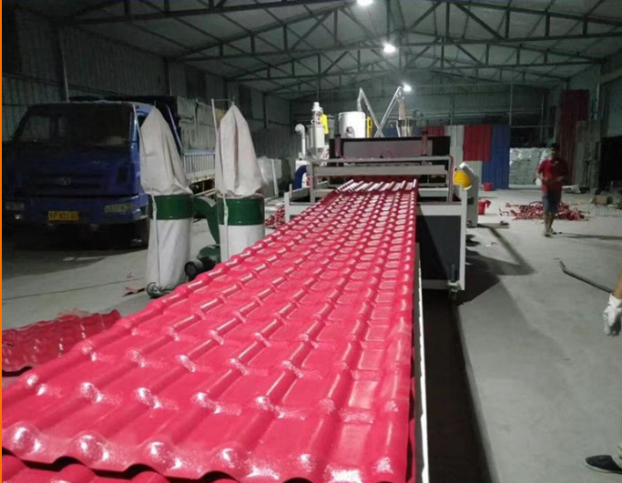 PVC塑料琉璃瓦设备生产线