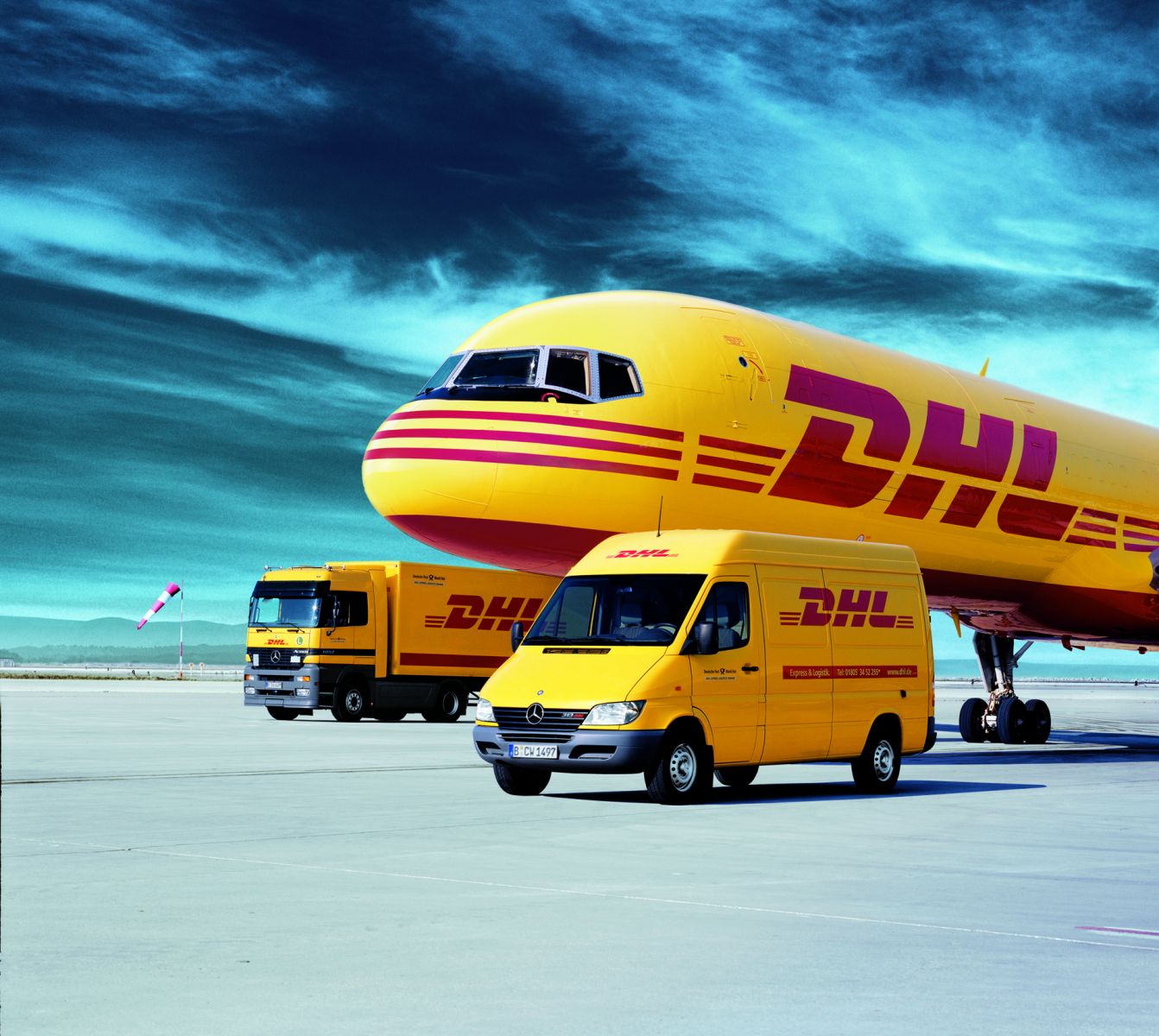 渭南DHL国际快递，渭南DHL邮寄口罩 护目镜 防护服到美国 加拿大 澳大利亚
