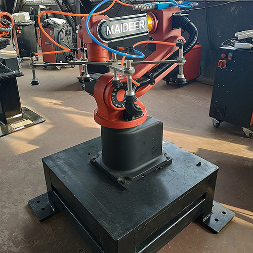 焊接机器人厂家定做 迈德尔工业机器人自动化焊接设备
