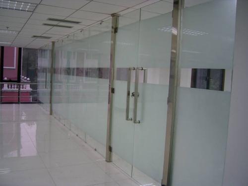 白石桥安装玻璃隔断 海淀区安装办公室玻璃隔断定做玻璃隔墙