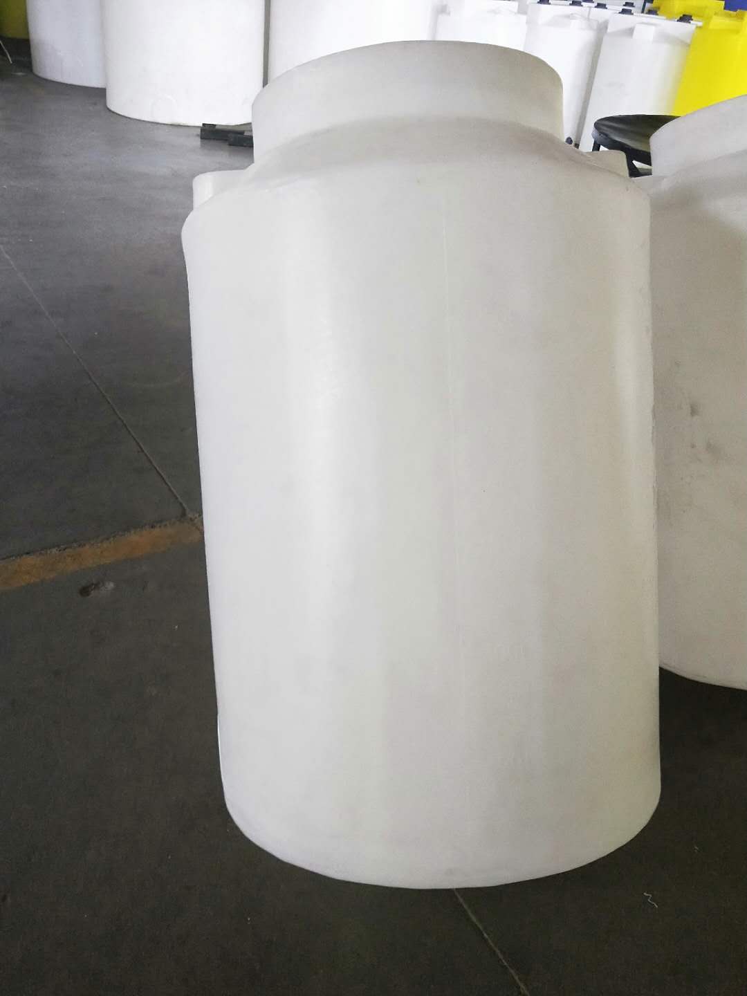 厂家供应300L锥形锥底水塔带底座 塑料搅拌罐水箱