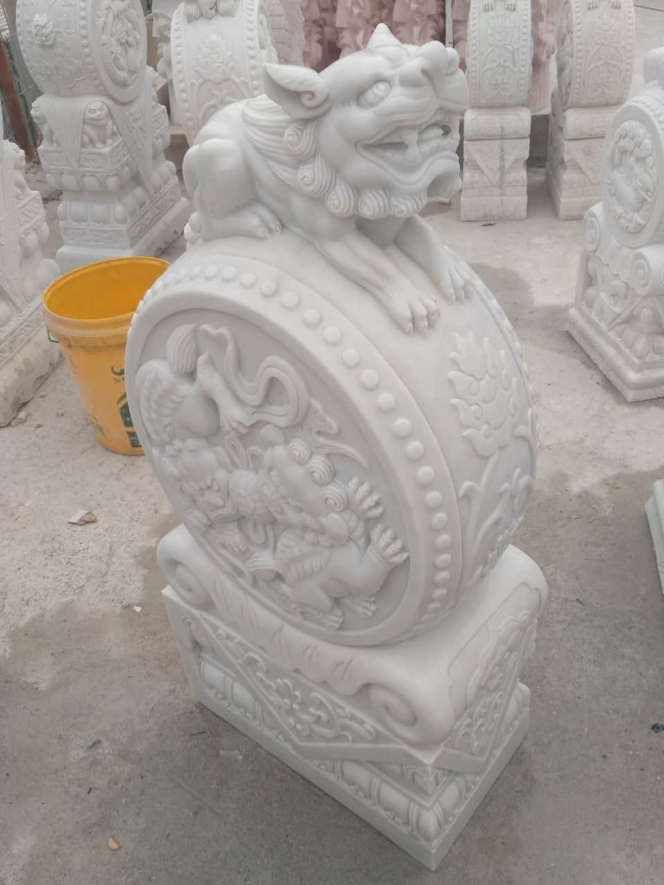 北京石刻石狮子