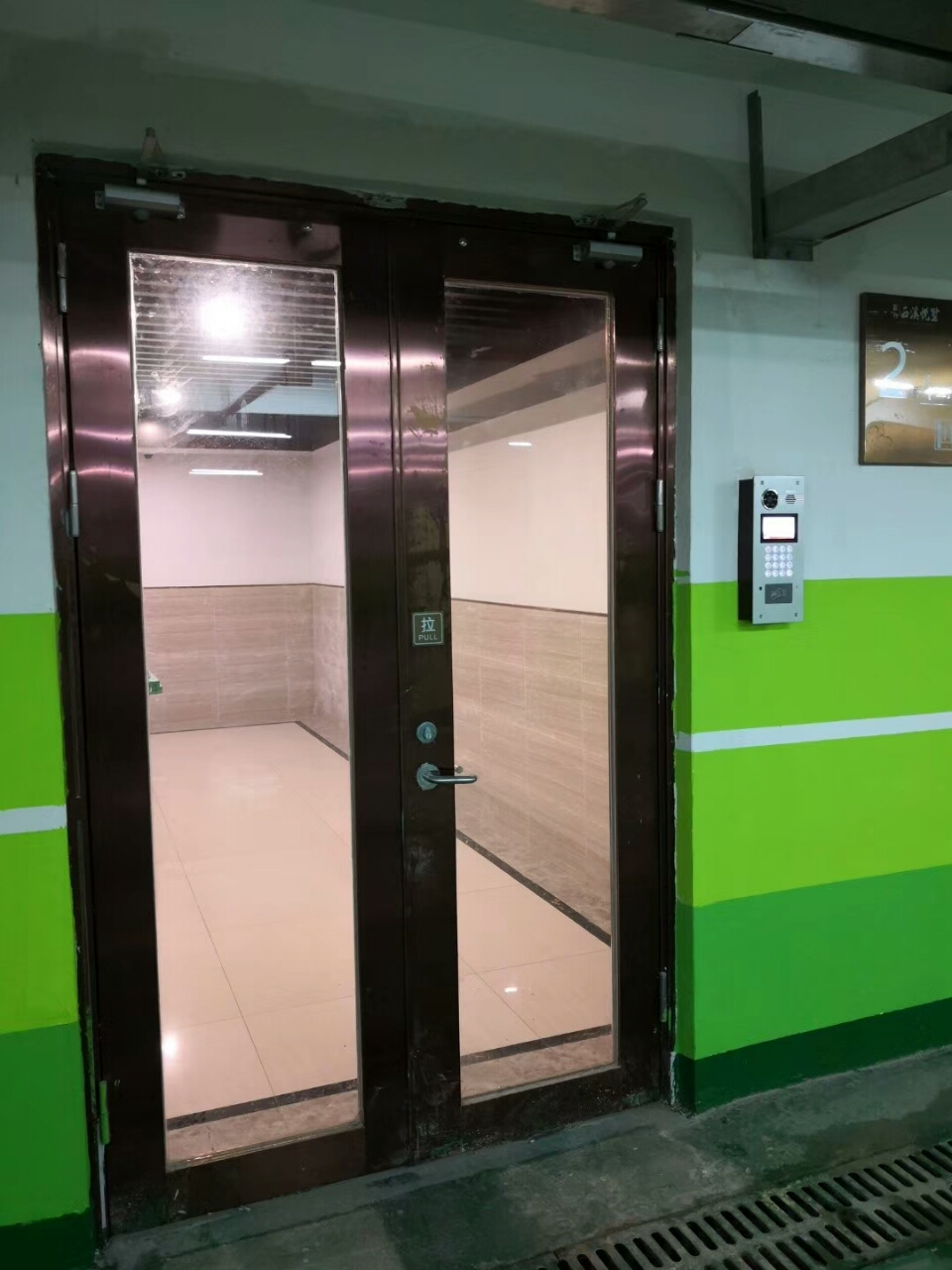 山东医院电梯前室乙级防火隔断带不锈钢玻璃防火门消防改造