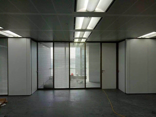 无框玻璃窗定制 厦门中港豪华装饰工程供应