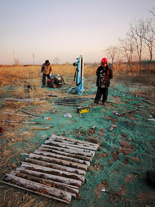 北京垃圾填埋场使用GL50土壤钻机进行场地调查取样