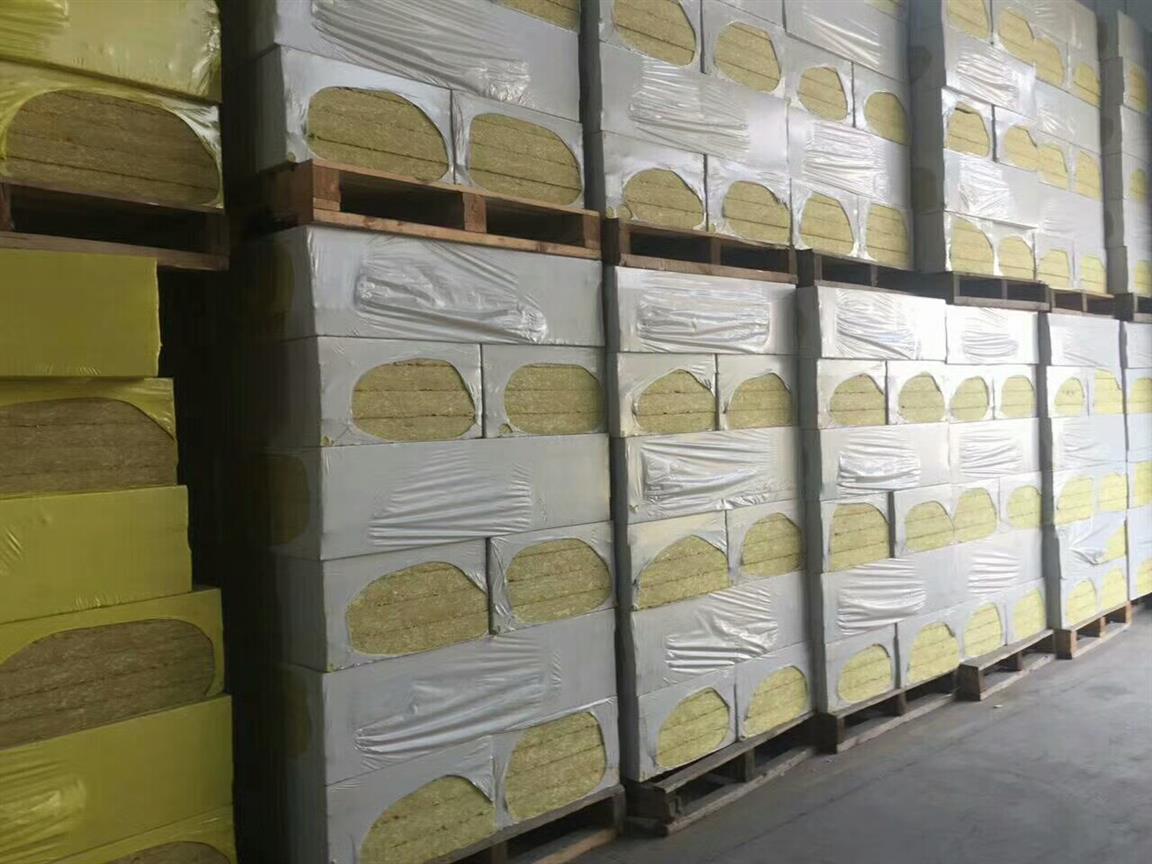 国标外墙复合岩棉板供应商 高效节能