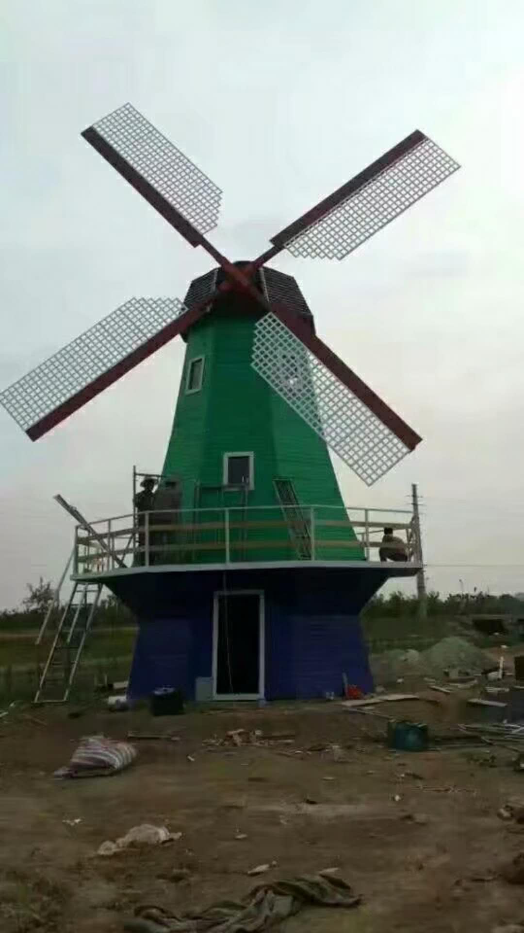 陕西西安荷兰风车防腐木风车厂家