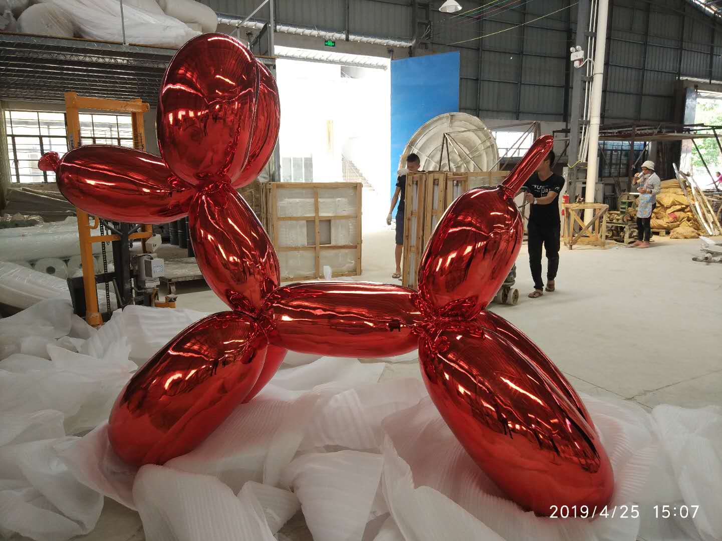 HJ雕塑卡通气球狗销售电镀气球狗饰品制作