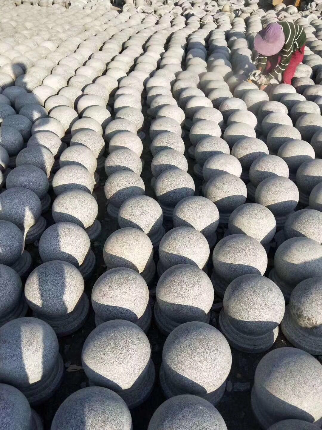 深圳芝麻黑石材厂家芝麻白 蘑菇石 自然面 光板 荔枝面 异型石材