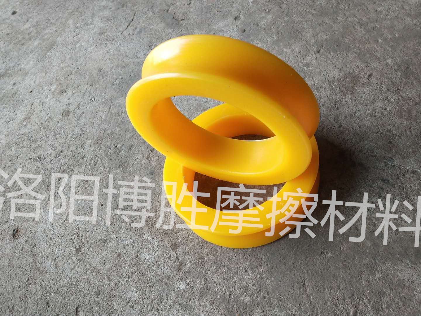 河南洛阳博胜定做橡胶耐油耐辐射猴车轮衬，托绳轮轮衬