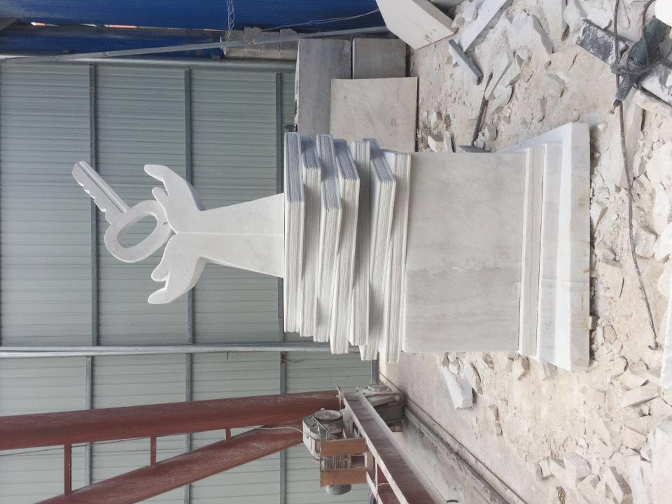 校园人物雕塑像大锤石材雕刻厂