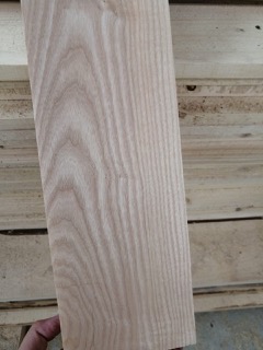 白蜡木抛光板，等级AA级，俄罗斯进口木材，直接从俄罗斯工厂订购
