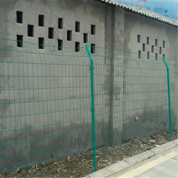 厂家直销双边丝护栏网养殖**铁丝围栏网圈山圈地隔离栅栏