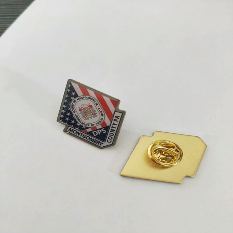 深圳和康工艺厂家供应锌合金材质胸章 批量定制出售胸章