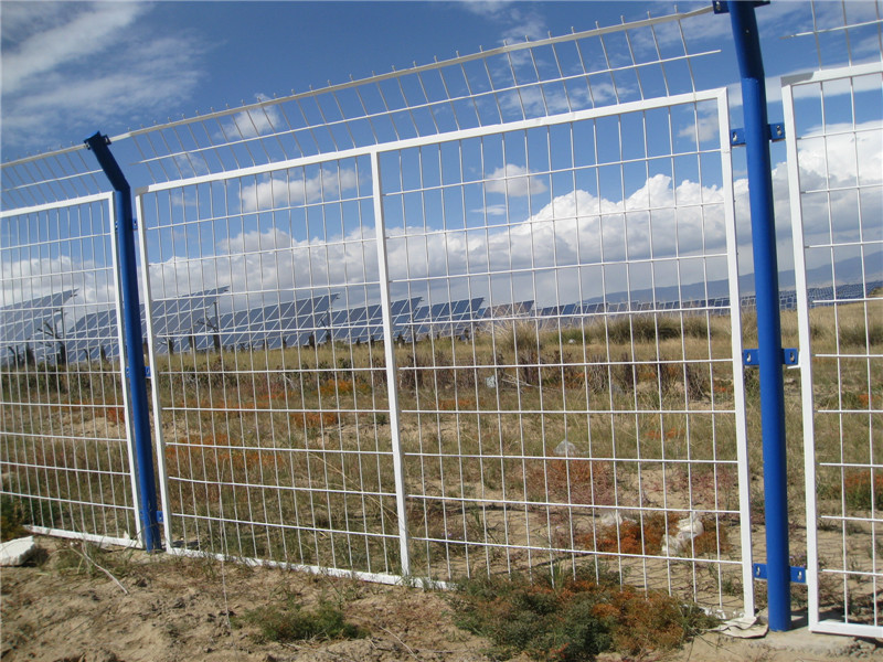 新疆光伏站保护隔离网厂家加工预算