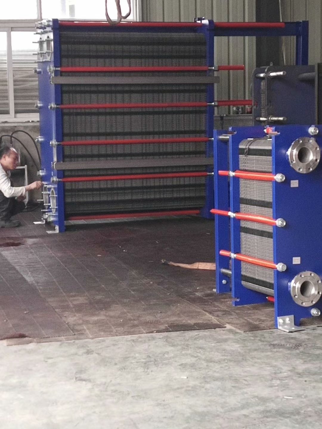 高效污水处理设备配套可拆板式换热器生产厂家