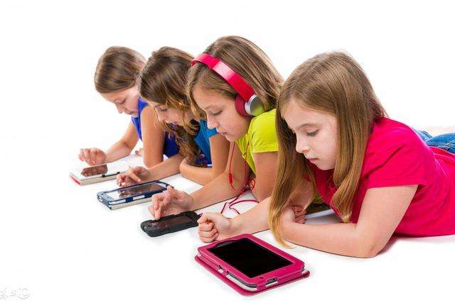孩子上网成瘾怎样引导 玩手机上瘾 初二学生爱玩游戏怎么管教