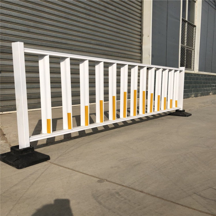 厂家直销S板**护栏支持定制价格优惠马路隔离护栏