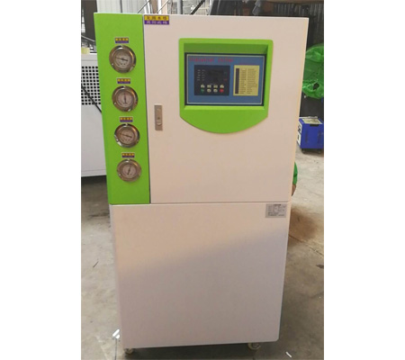 冷水机，SIMBDA 8HP水冷式冷水机是一款高效优质的制冷设备