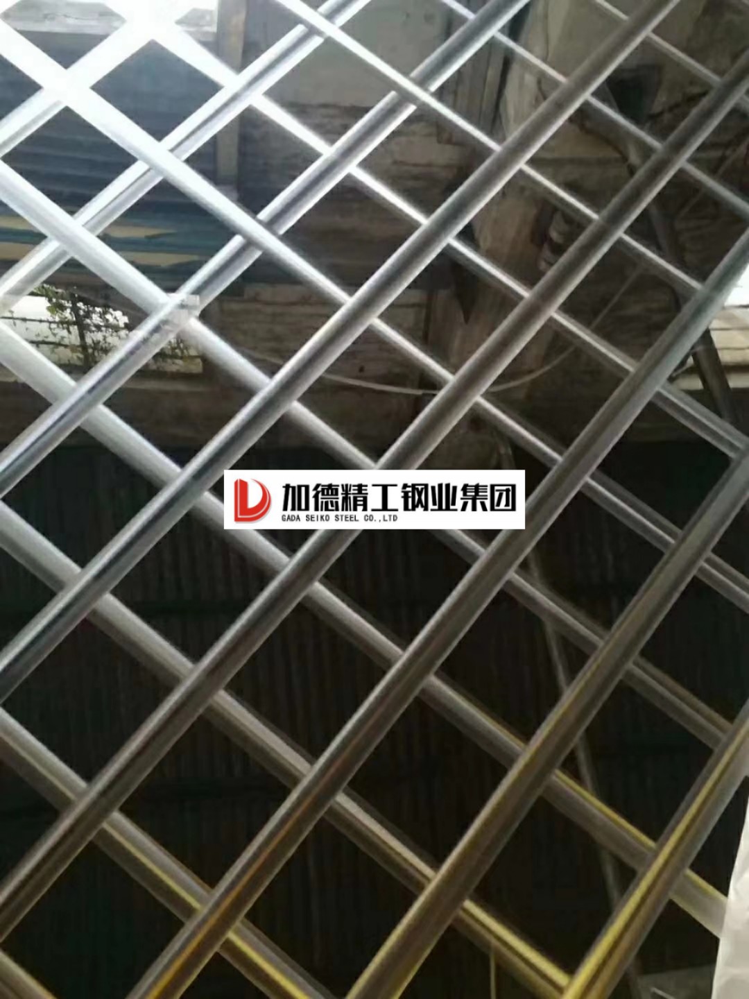 不锈钢彩色镭射板_美观个性装饰不锈钢板-中国澳门商场大门装饰