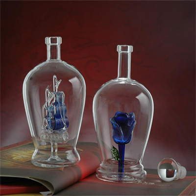 生产定制白酒玻璃酒瓶,河北玻璃手工艺酒瓶,供应玻璃白酒瓶