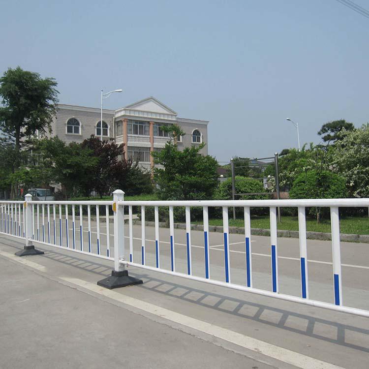 江西锌钢公路护栏 道路心中防撞护栏 新农村庭院防护栏