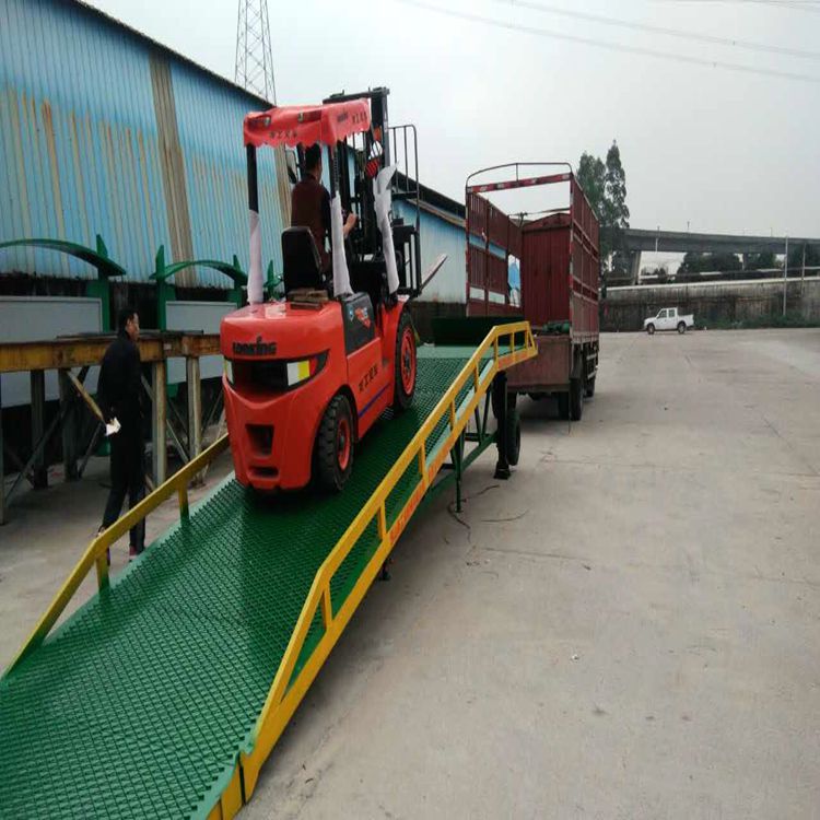 厂家定制12米移动式装卸平台，移动式登车桥