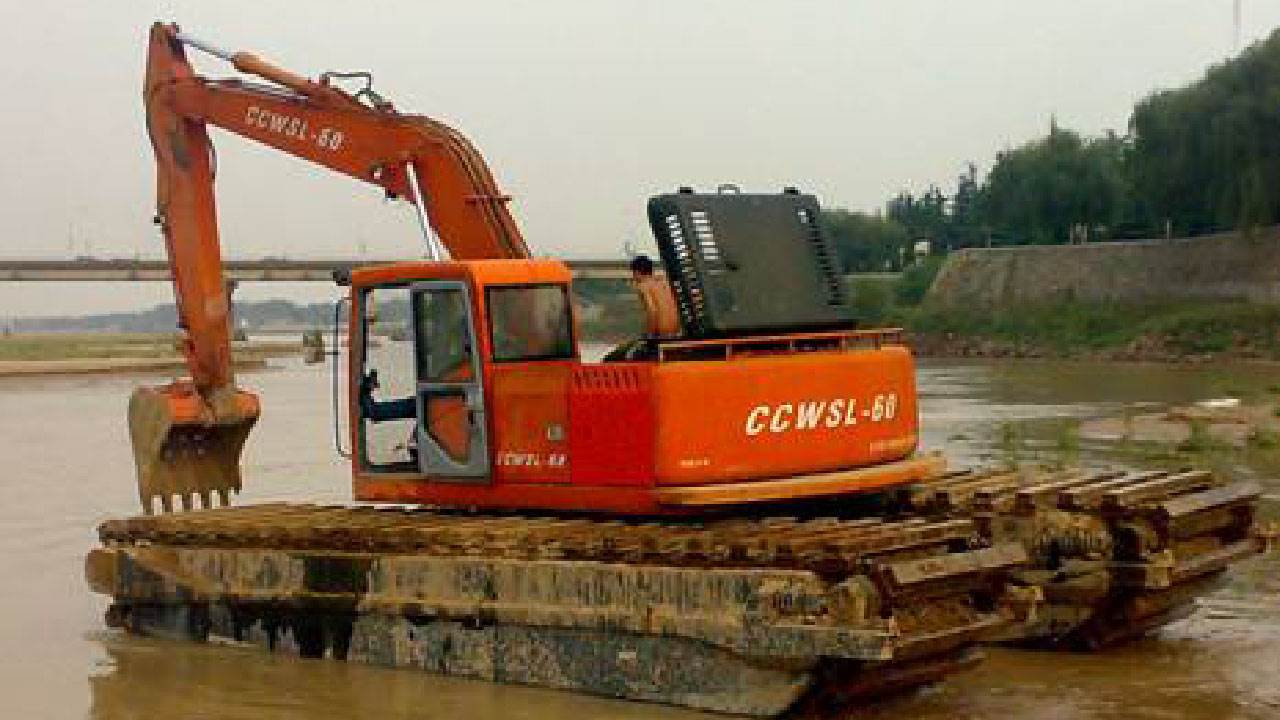水路两栖挖掘机出租， 承接全国范围内工程作业